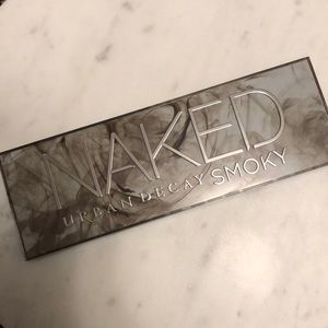 Urban Decay Naked Smoky Palette